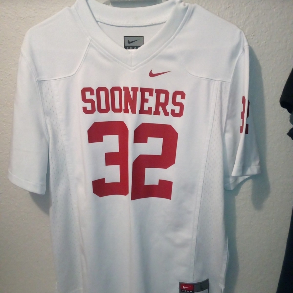Nike Team University of Oklahoma Jersey. Size L. Non smoking home. *Like New*